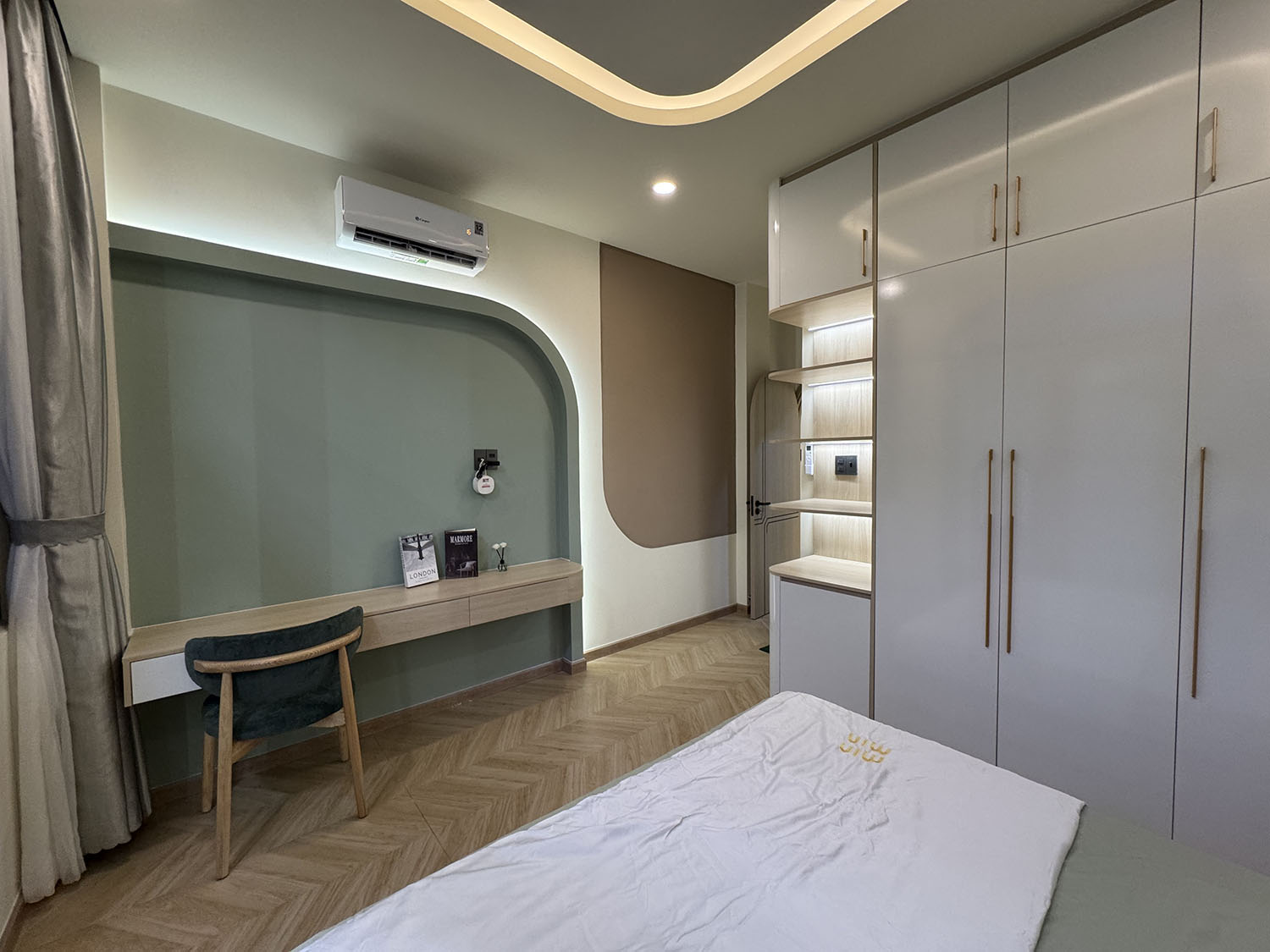Tuyệt phẩm nhà phố 2 lầu (3,9m nở hậu 5,5m x 11m) full nội thất cao cấp khu VIP Thích Quảng Đức